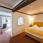 Contel Ξενοδοχείο 4*