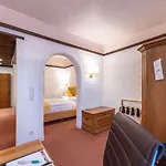 Ξενοδοχείο Contel 4*