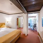 Ξενοδοχείο Contel Κόμπλεντς